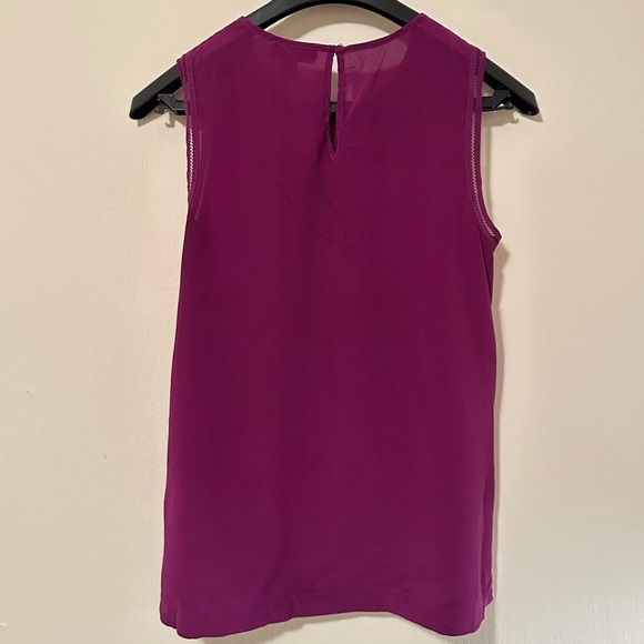 J.Crew 100% Silk Sleeveless Blouse in Beautiful Purple - Size 00 - Picture 3 of 6